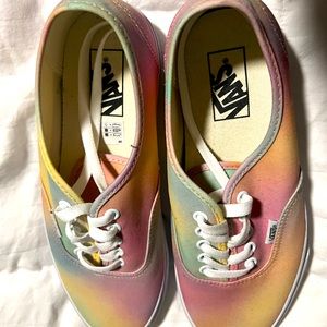 New pastel rainbow vans women’s 10.5